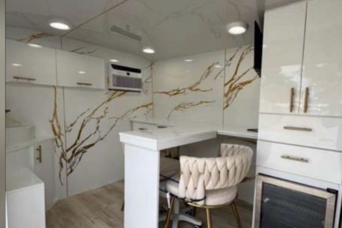 Golden Touch Beauty Van | Mobile Nails, Pedicure & Luxury Services — Nails & Lashes in Fort Lauderdale